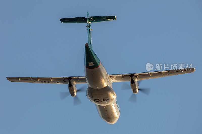 Toll Aviation ATR-42-300F货运飞机(VH-TOX)，从阿德莱德国际机场起飞。